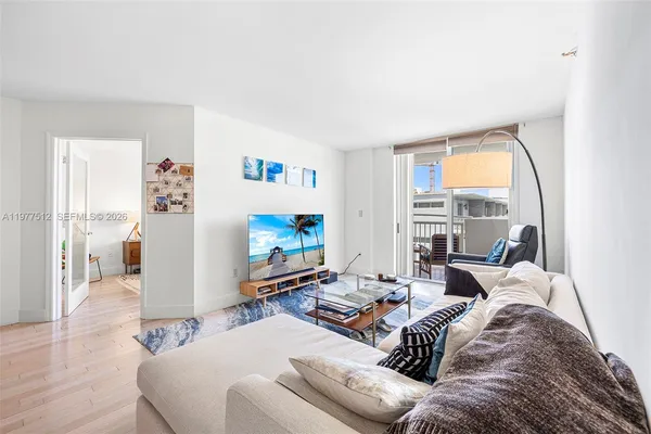 $3,500 | 1621 Bay Road, Unit 505, Miami Beach, FL 33139