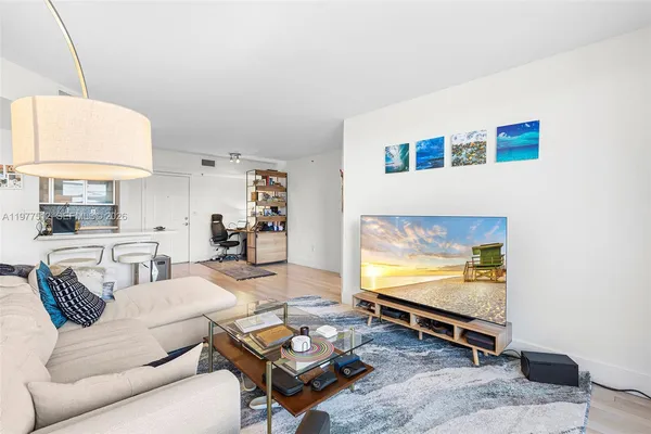 $3,500 | 1621 Bay Road, Unit 505, Miami Beach, FL 33139