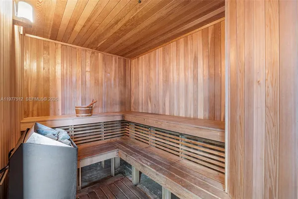 $3,500 | 1621 Bay Road, Unit 505, Miami Beach, FL 33139