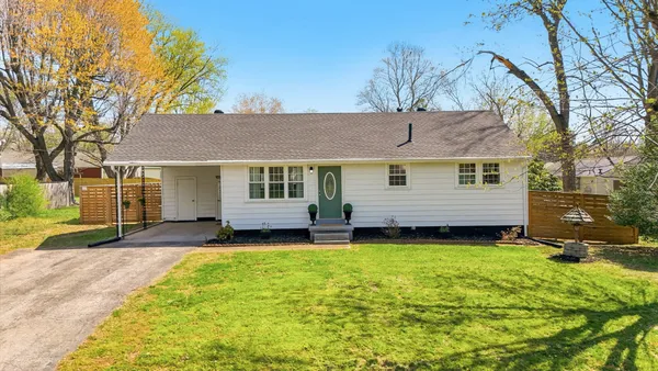 $259,900 | 1012 North Charlotte Street, Dickson, TN 37055