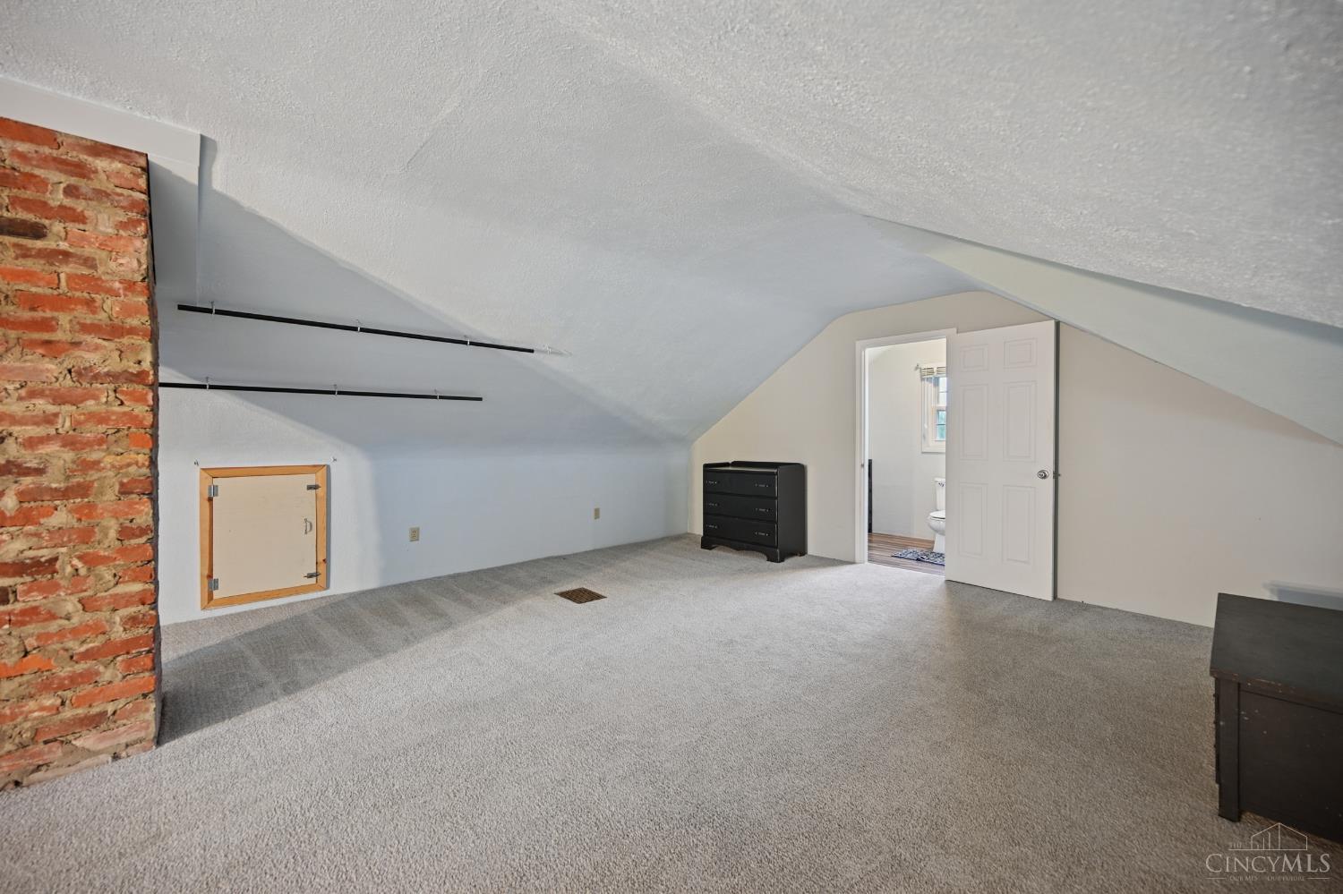 11525 Lippelman Road Sharonville, OH 45246 - Photo 27 of 38 2nd level bedroom view 5