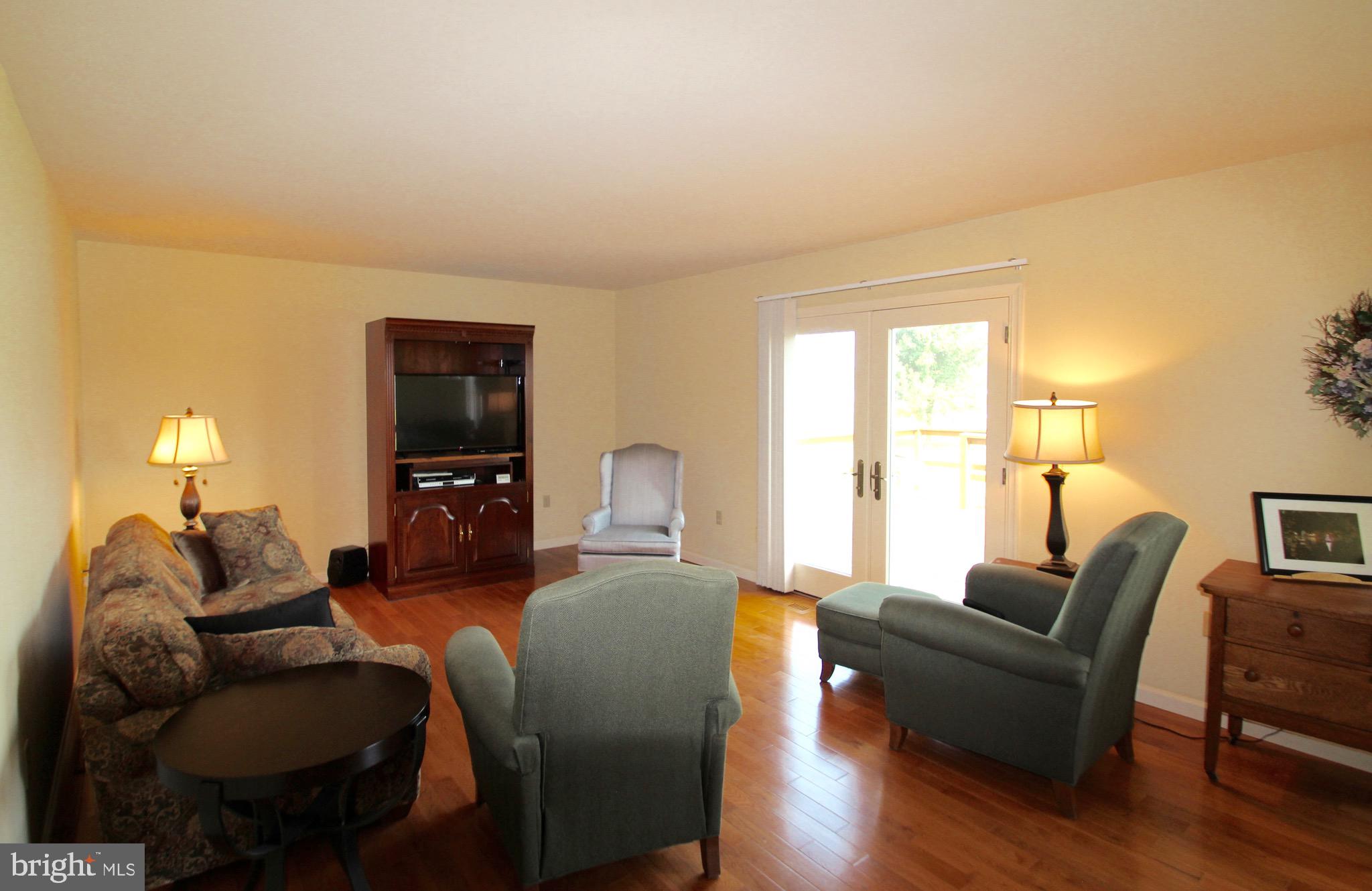 839 Lindsey Road Carlisle, PA 17015 - Photo 5 of 14 Gallery Image 5