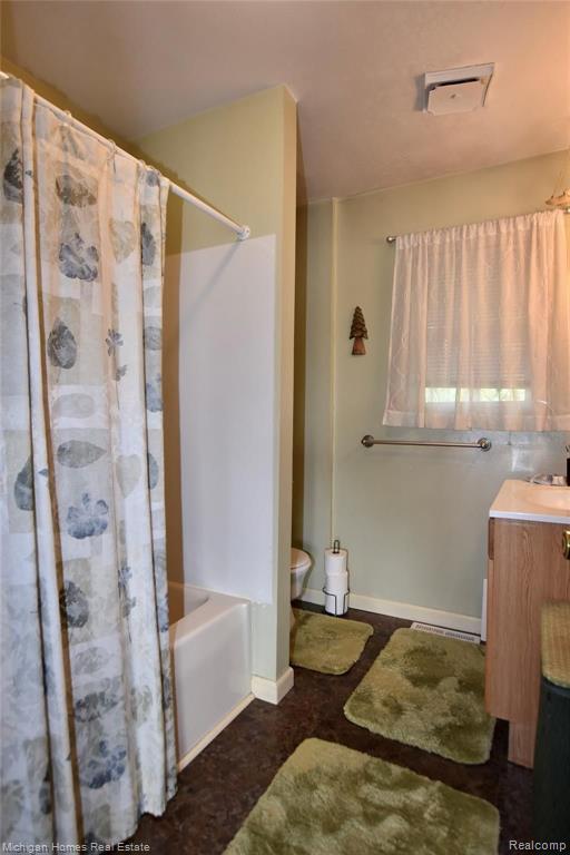 10466 Runyan Lake Road Fenton, MI 48430 - Photo 8 of 17