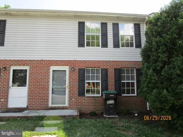 $1,300 | 1016 Jackson Street, Strasburg, VA 22657