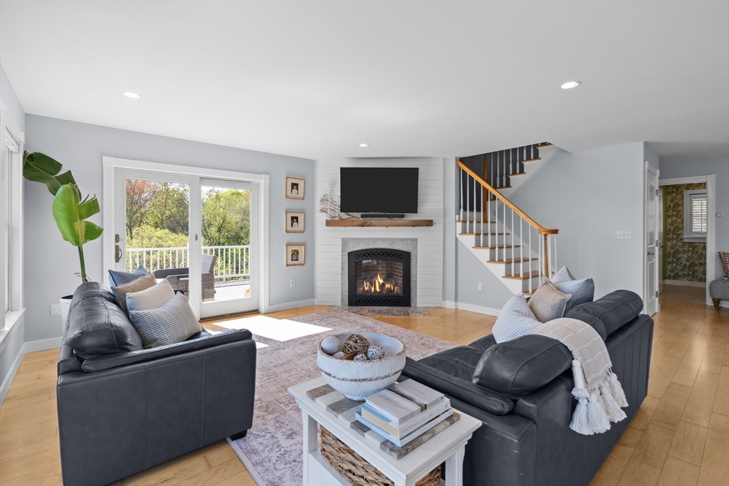 517 Pearse Road Swansea, MA 02777 - Photo 11 of 42 Gallery Image 11