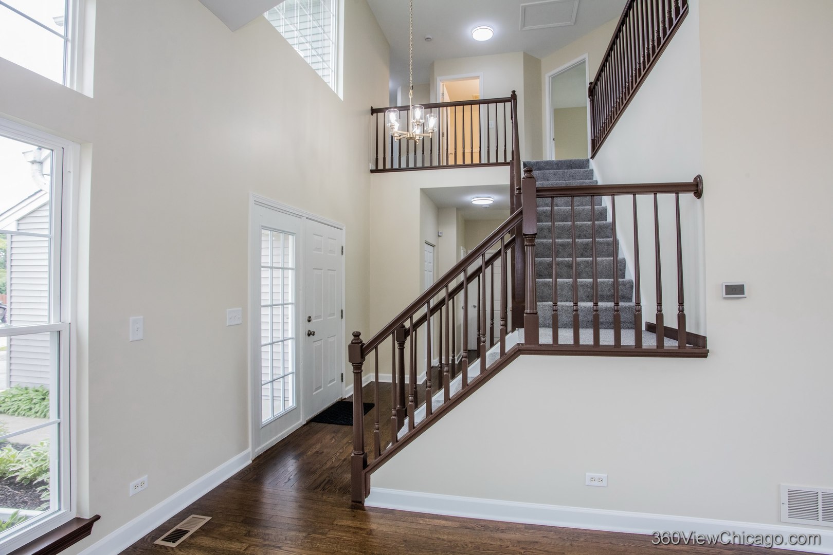 305 West Applegate Court Round Lake, IL 60073 - Photo 4 of 32