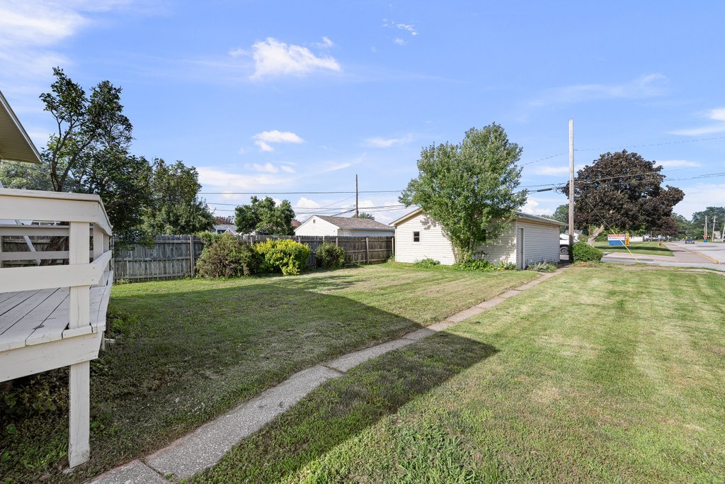 437 12th Street Silvis, IL 61282 - Photo 4 of 41