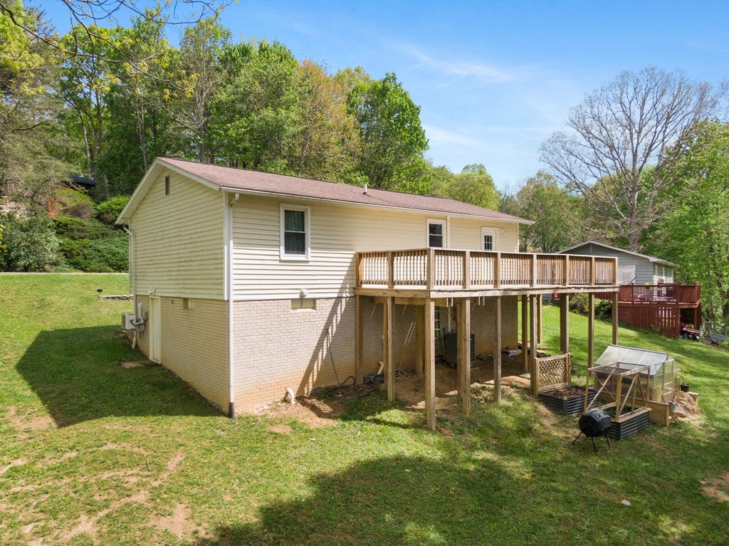 156 Ridgecrest Street Bluefield, VA 24605 - Photo 6 of 64 Gallery Image 6