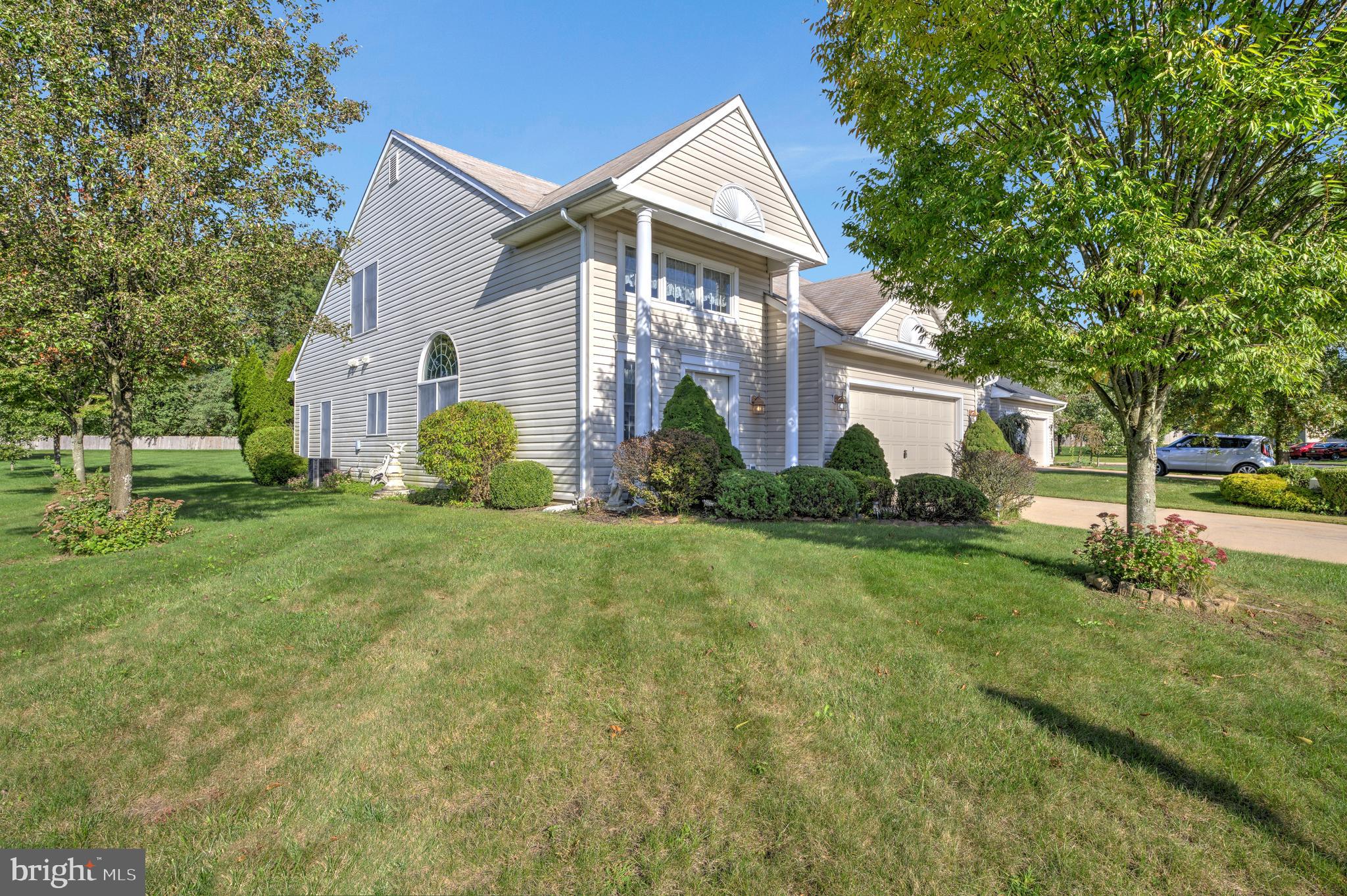 2 Oak Ridge Court Columbus, NJ 08022 - Photo 2 of 33