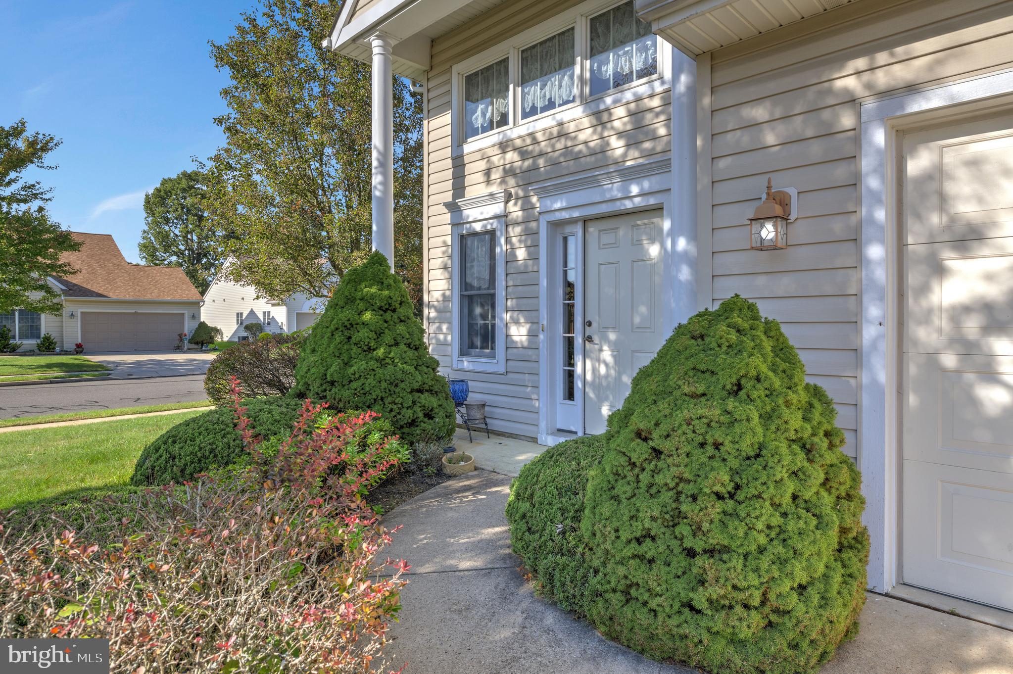 2 Oak Ridge Court Columbus, NJ 08022 - Photo 4 of 33