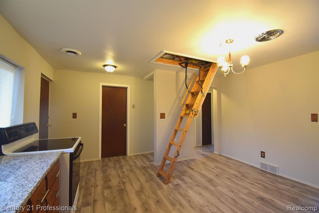 308 North Rochester Road, Unit 17 Clawson, MI 48017 - Photo 15 of 28 Gallery Image 15