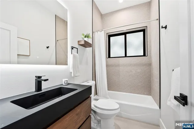 $629,000 | 165 Delaware Avenue, Unit 3, Jersey City, NJ 07306