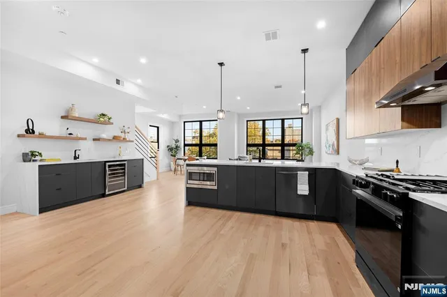 $629,000 | 165 Delaware Avenue, Unit 3, Jersey City, NJ 07306