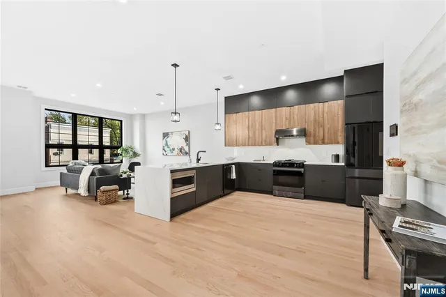 $629,000 | 165 Delaware Avenue, Unit 3, Jersey City, NJ 07306