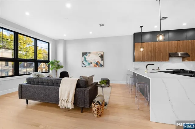 $629,000 | 165 Delaware Avenue, Unit 3, Jersey City, NJ 07306