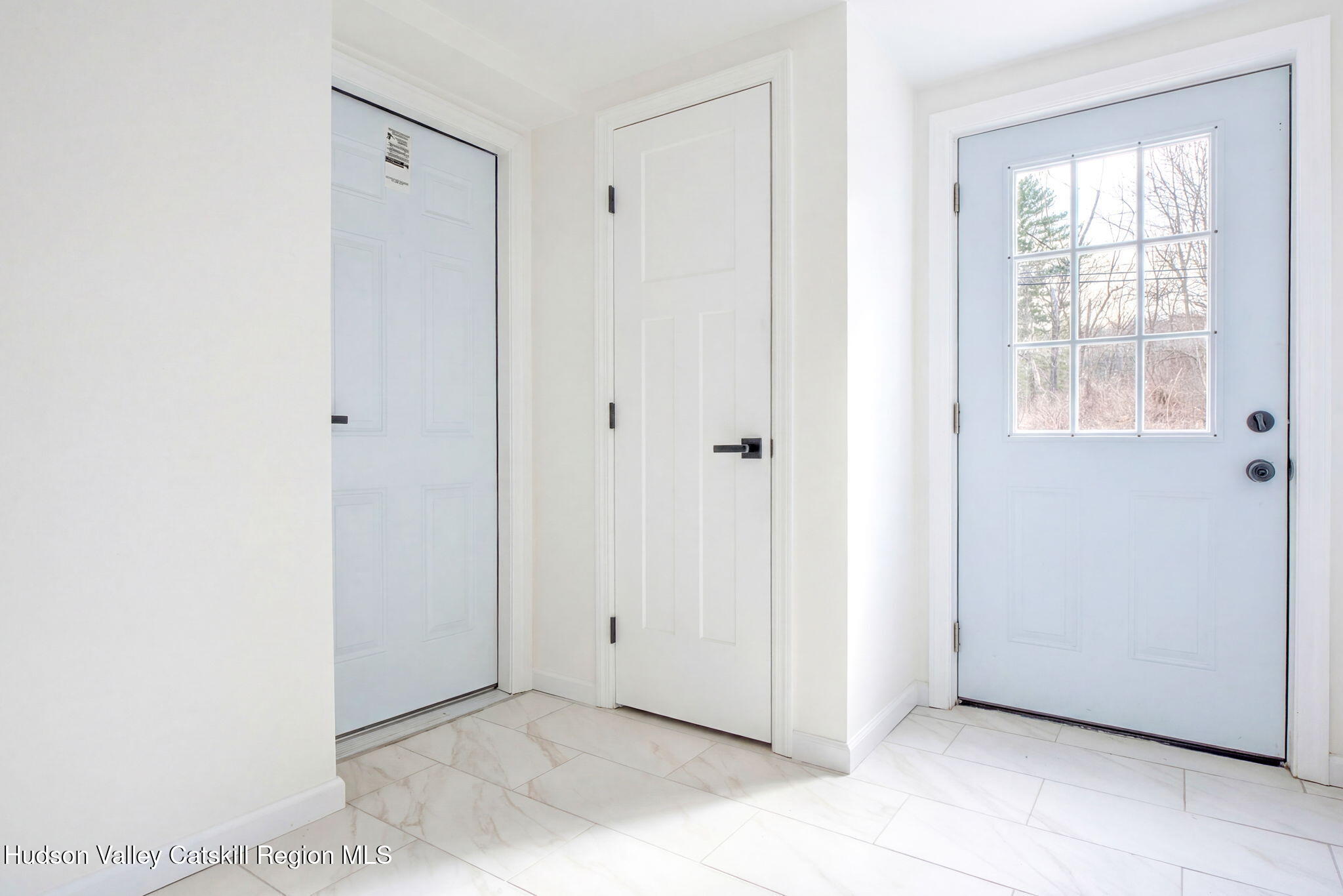127 Spring Lake Road Red Hook, NY 12571 - Photo 24 of 30 int-win-13-entry_R1