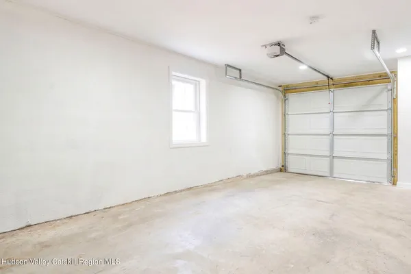 $549,999 | 127 Spring Lake Road, Red Hook, NY 12571