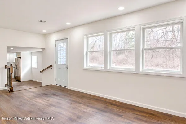 $549,999 | 127 Spring Lake Road, Red Hook, NY 12571