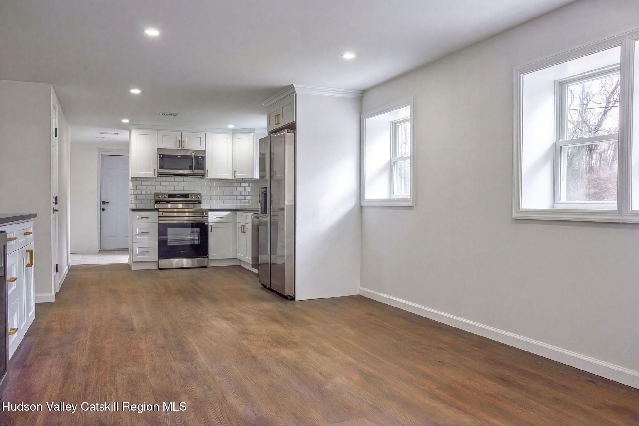 127 Spring Lake Road Red Hook, NY 12571 - Photo 6 of 30 int-win-14-kitchen_R2_R2