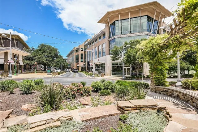 $498,500 | 6808 Luckenbach Lane, Austin, TX 78729