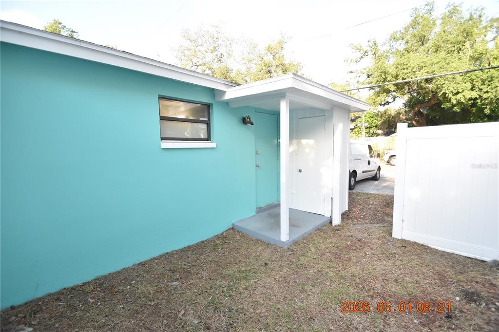 403 Milwaukee Avenue, Unit 403 Dunedin, FL 34698 - Photo 3 of 20