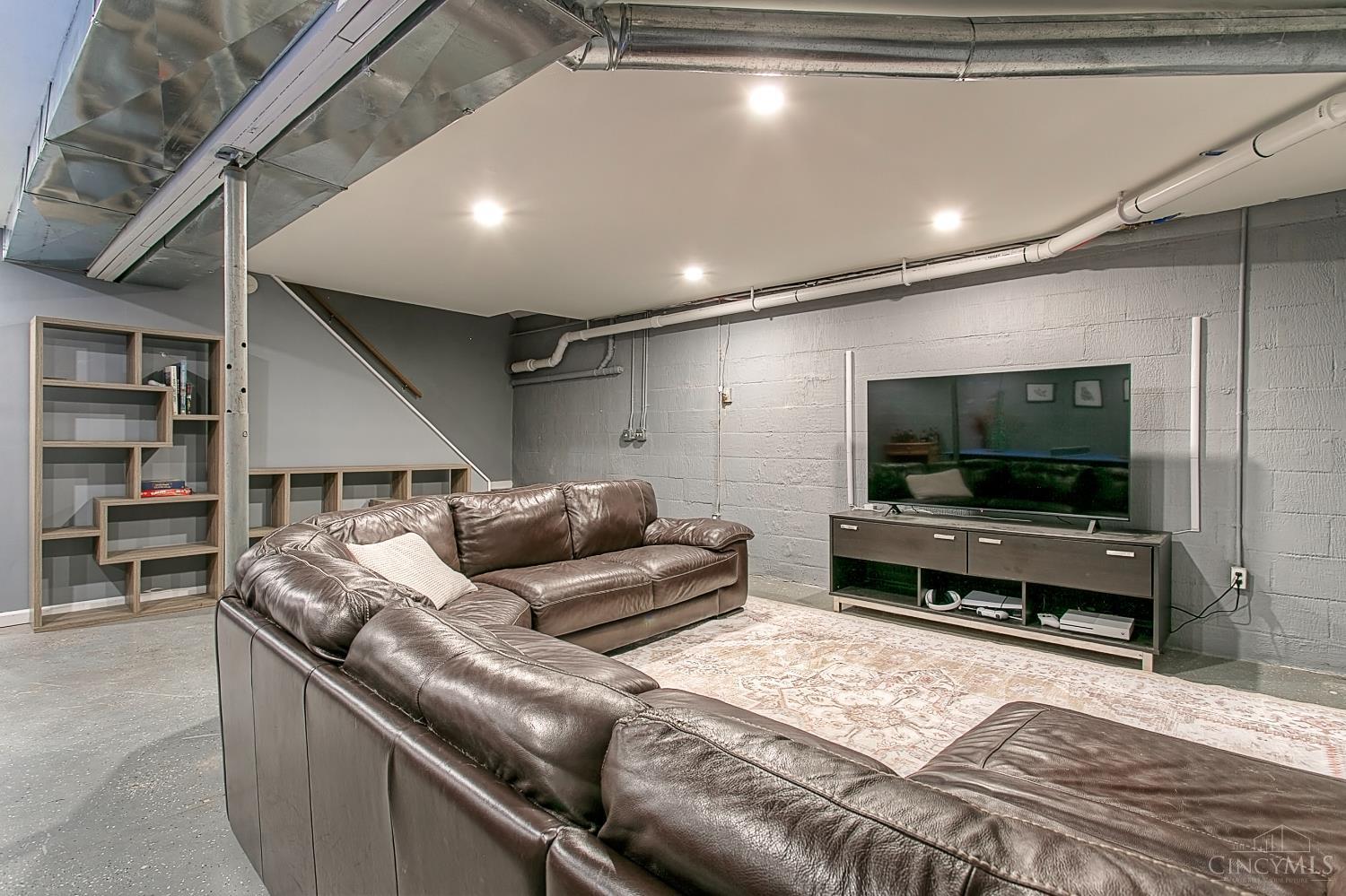 6211 Cook Road Loveland, OH 45140 - Photo 19 of 23 Gallery Image 19