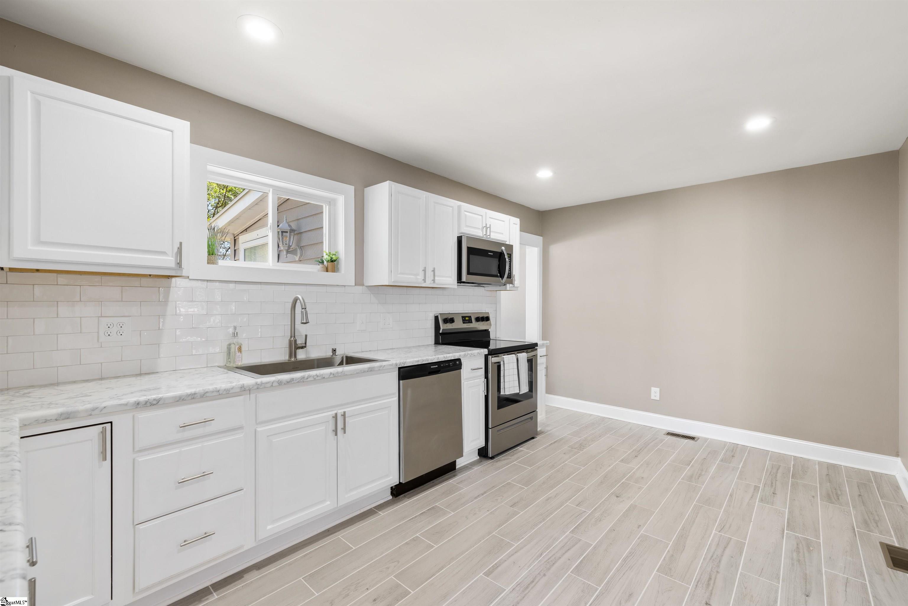 616 Perry Road Greenville, SC 29609 - Photo 13 of 36 Gallery Image 13