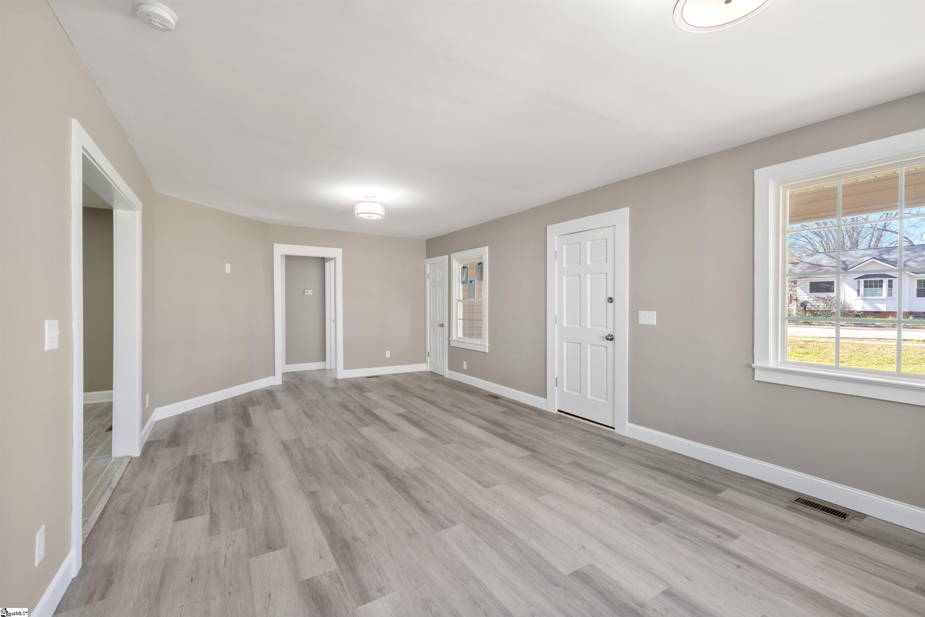 616 Perry Road Greenville, SC 29609 - Photo 3 of 36 Gallery Image 3