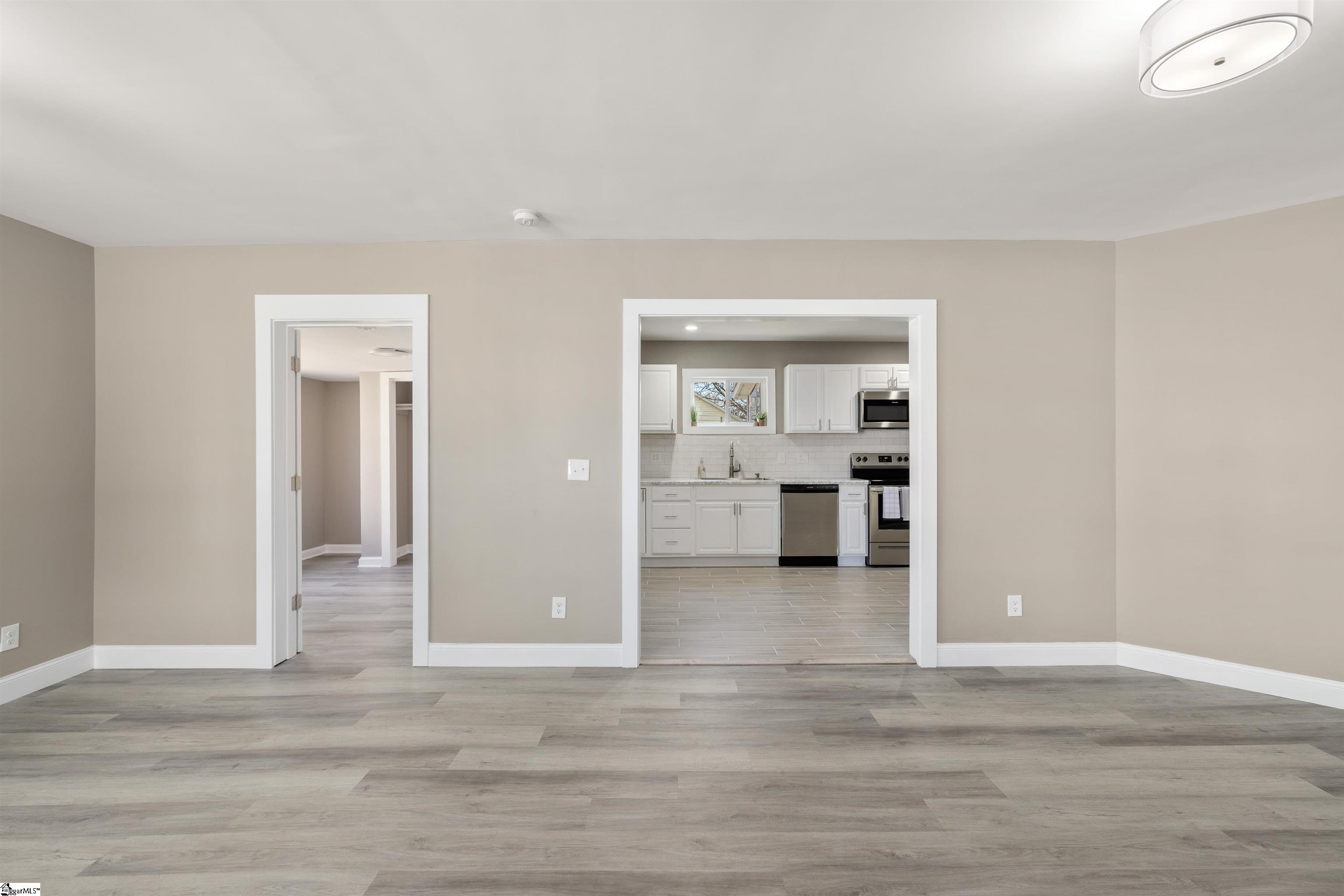 616 Perry Road Greenville, SC 29609 - Photo 6 of 36 Gallery Image 6