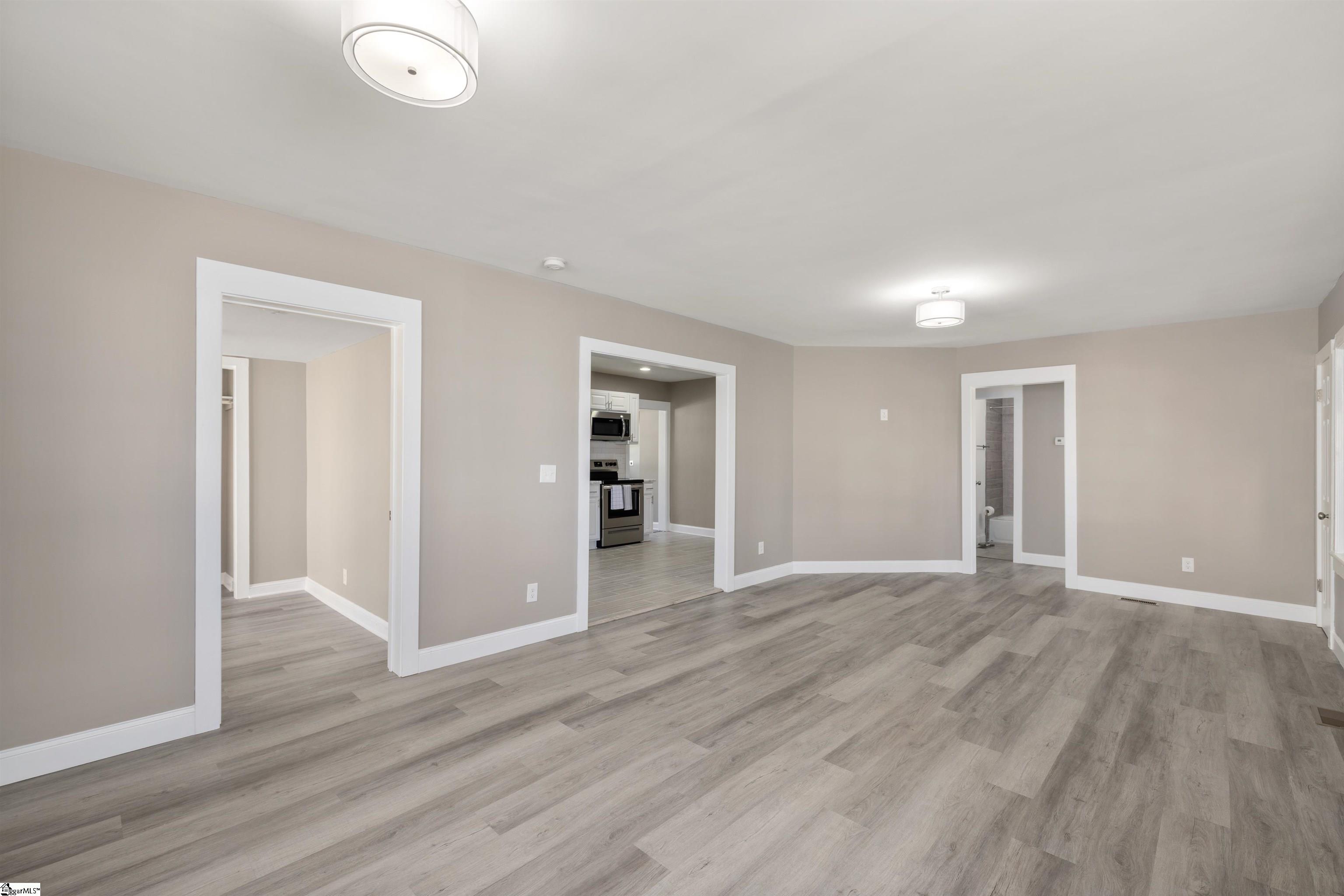 616 Perry Road Greenville, SC 29609 - Photo 7 of 36 Gallery Image 7