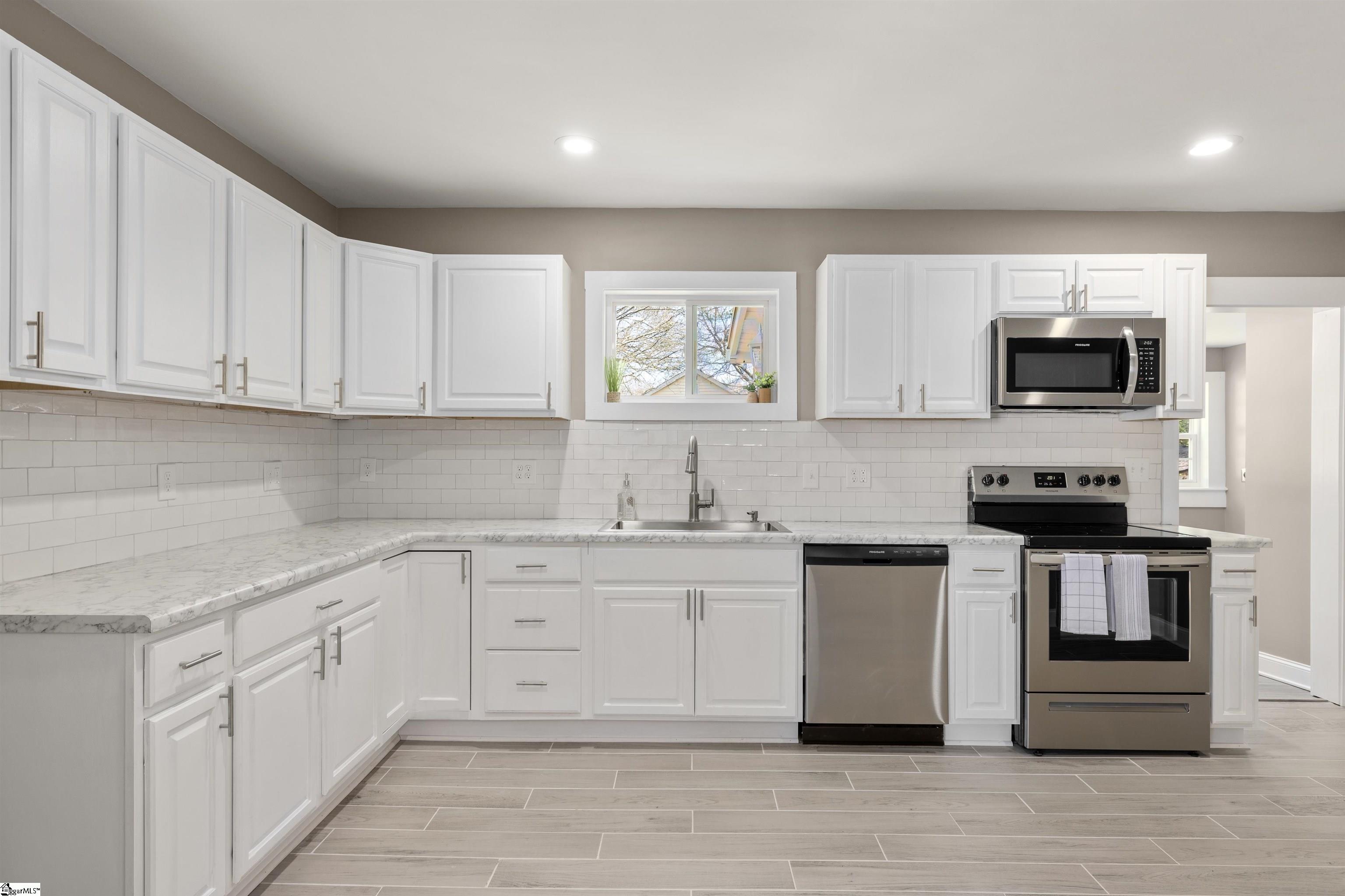 616 Perry Road Greenville, SC 29609 - Photo 9 of 36 Gallery Image 9