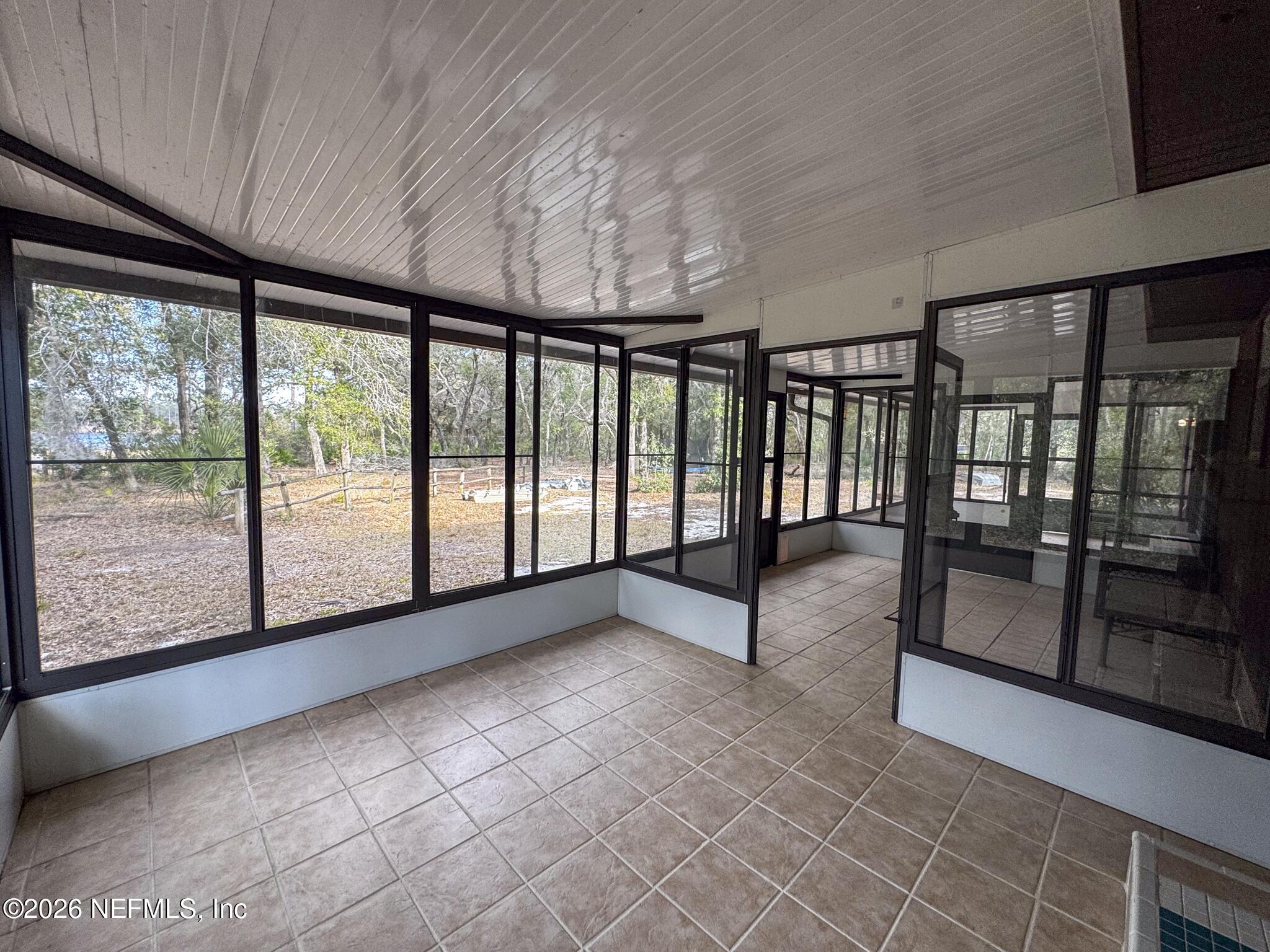 114 Mandarin Lake Road Melrose, FL 32666 - Photo 20 of 26 a view of an entryway