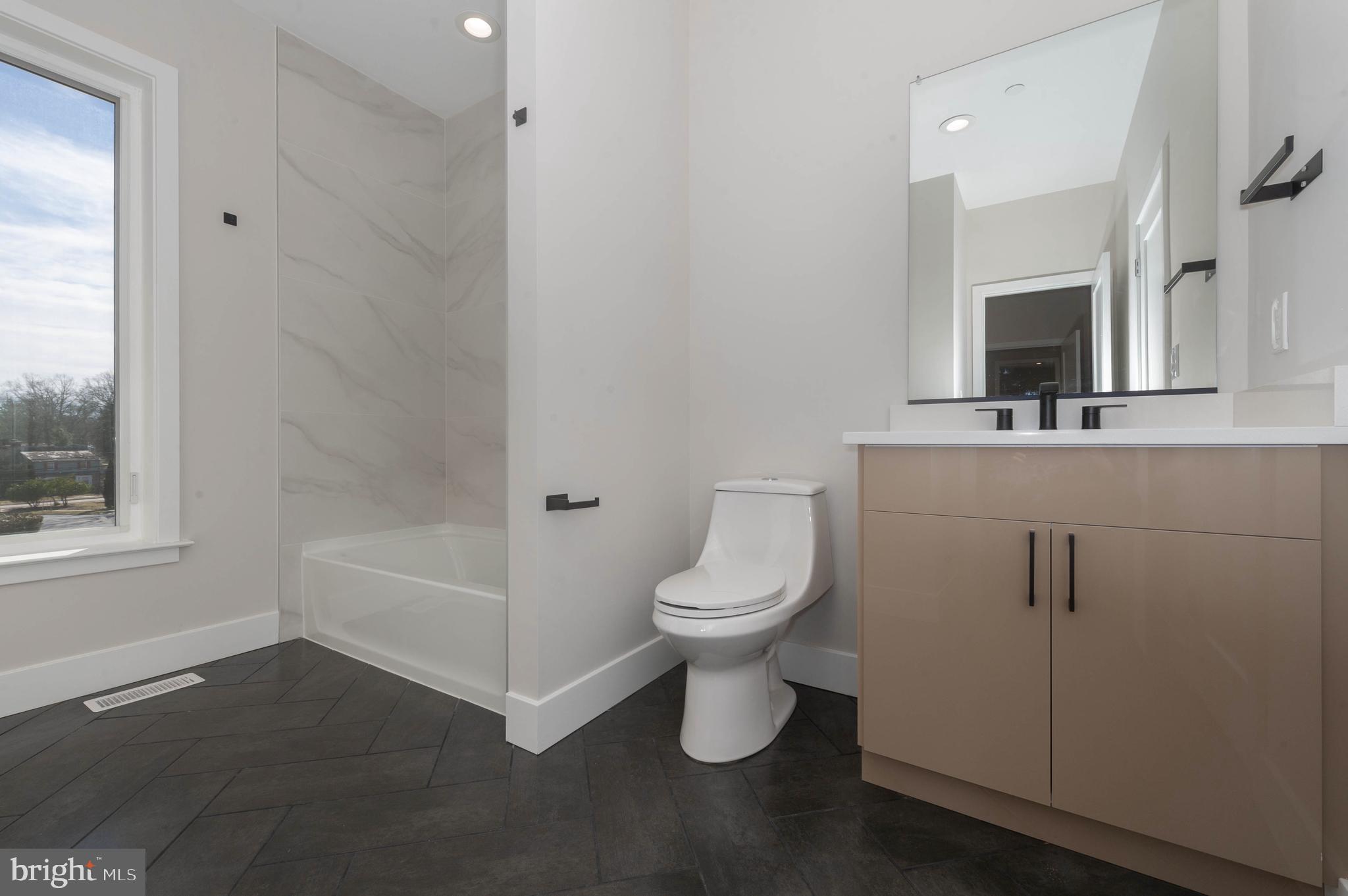 2416 Taney Road Baltimore, MD 21209 - Photo 12 of 35