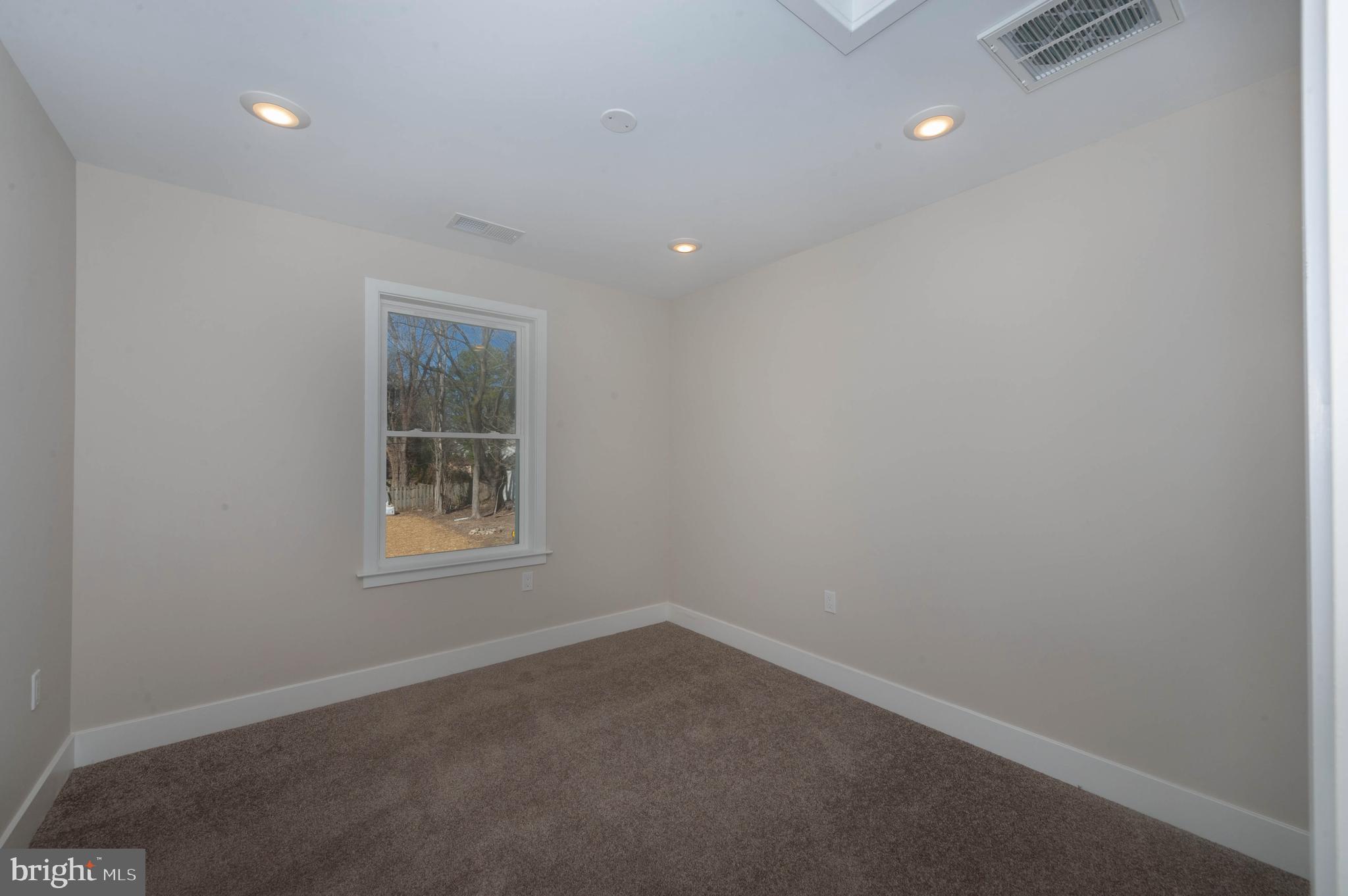 2416 Taney Road Baltimore, MD 21209 - Photo 19 of 35