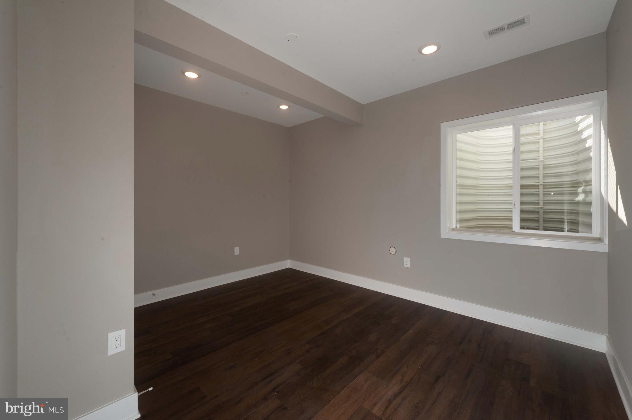 2416 Taney Road Baltimore, MD 21209 - Photo 29 of 35