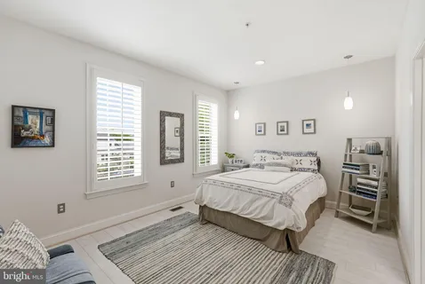 $1,328,000 | 164 Crown Farm Drive, Gaithersburg, MD 20878