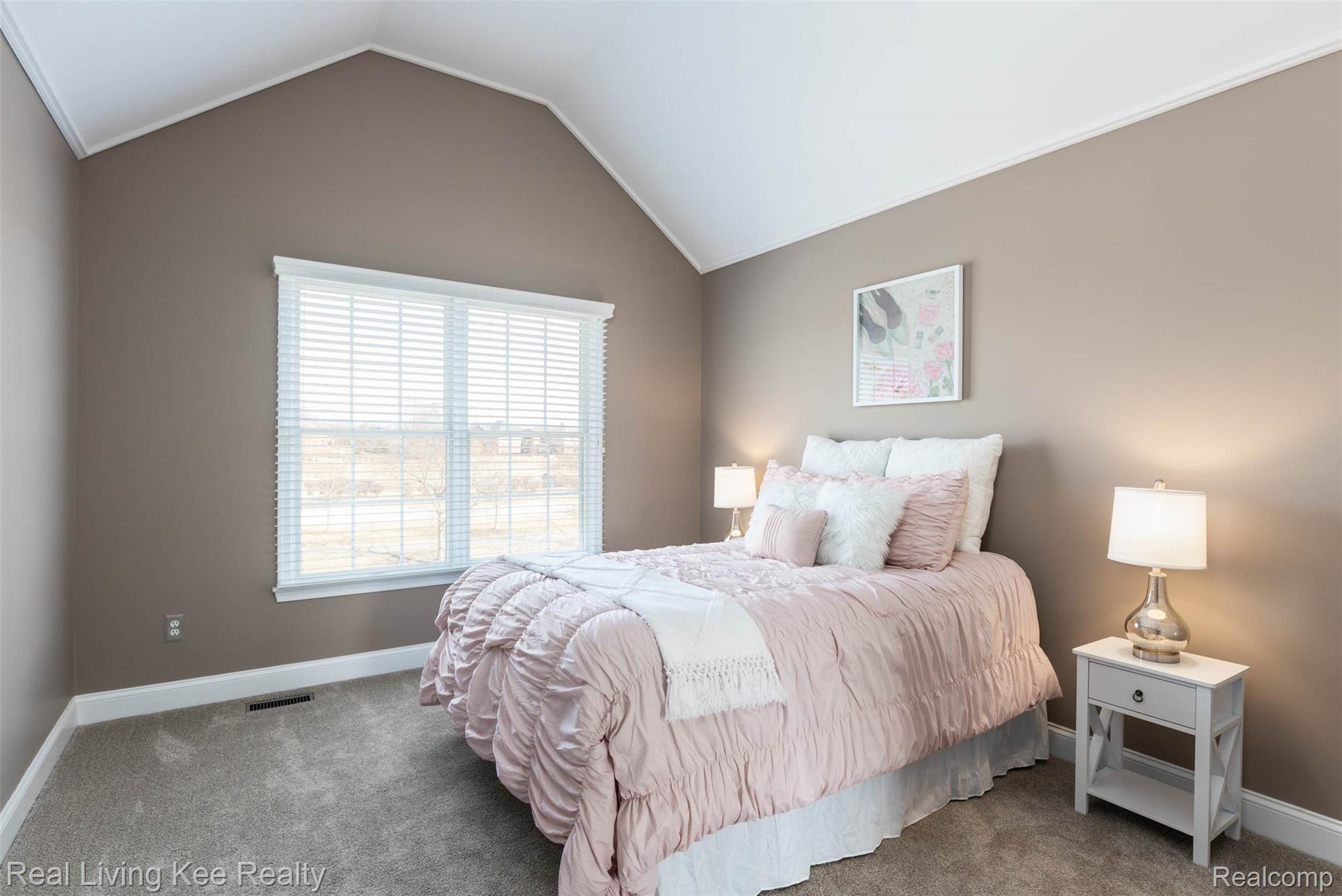 24775 Reeds Pointe Drive Novi, MI 48374 - Photo 28 of 38 24775 Reeds Pointe Dr-35.jpg