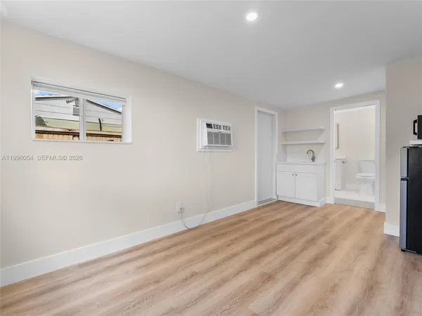 $1,500 | 7401 Southwest 38th Street, Unit A, Miami, FL 33155