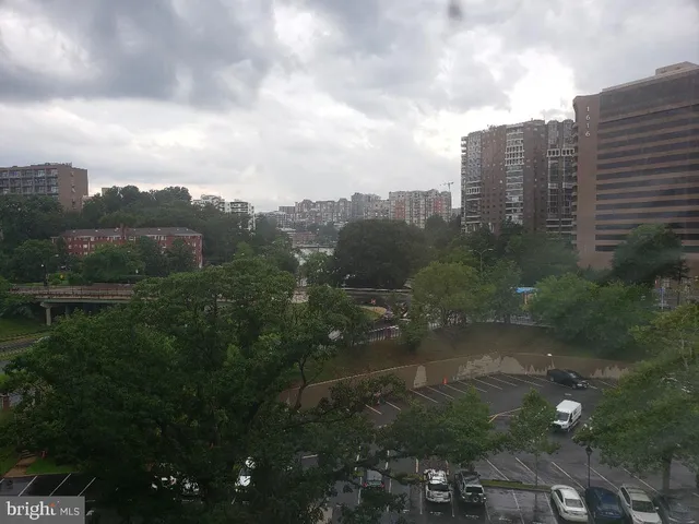 $1,592 | 1111 Arlington Boulevard, Unit 815, Arlington, VA 22209