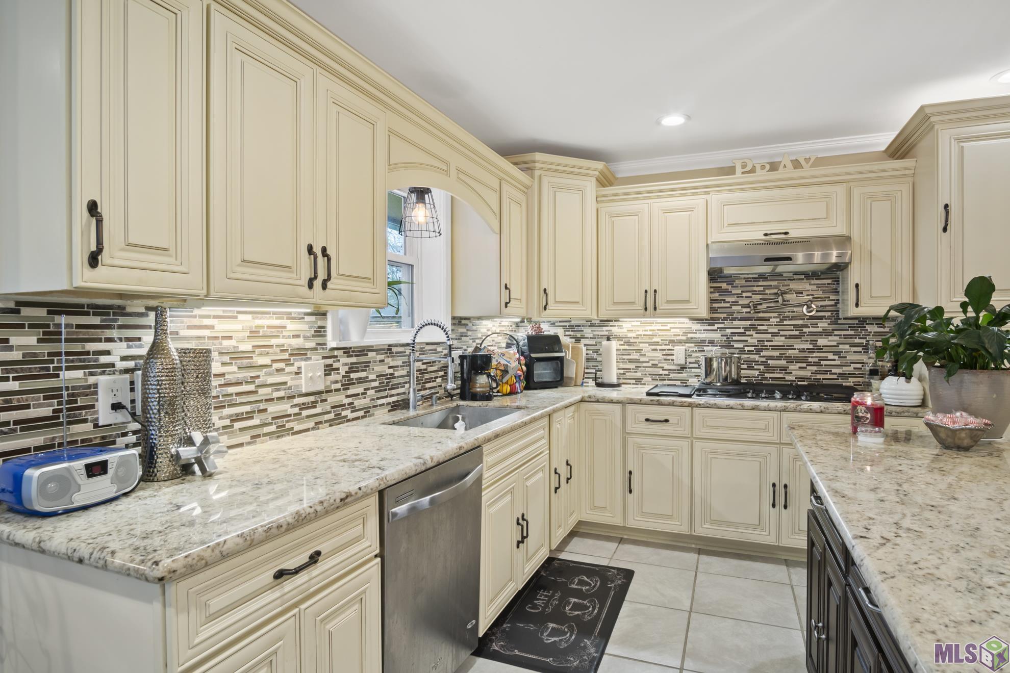 3865 Ridgemont Drive Baton Rouge, LA 70814 - Photo 2 of 25 Gallery Image 2
