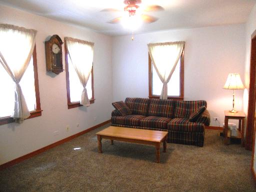 10N915 Muirhead Road Elgin, IL 60124 - Photo 2 of 13