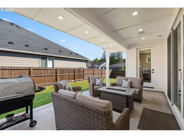 a view of a outdoor space