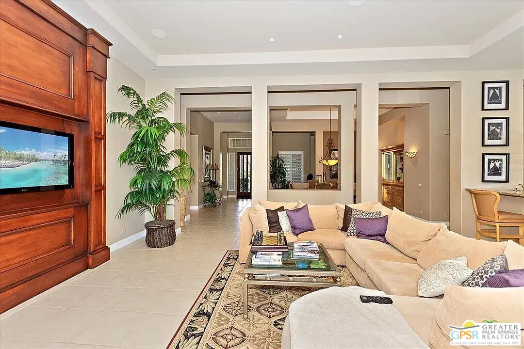 46 Vista Encantada Rancho Mirage, CA 92270 - Photo 7 of 38 Gallery Image 7