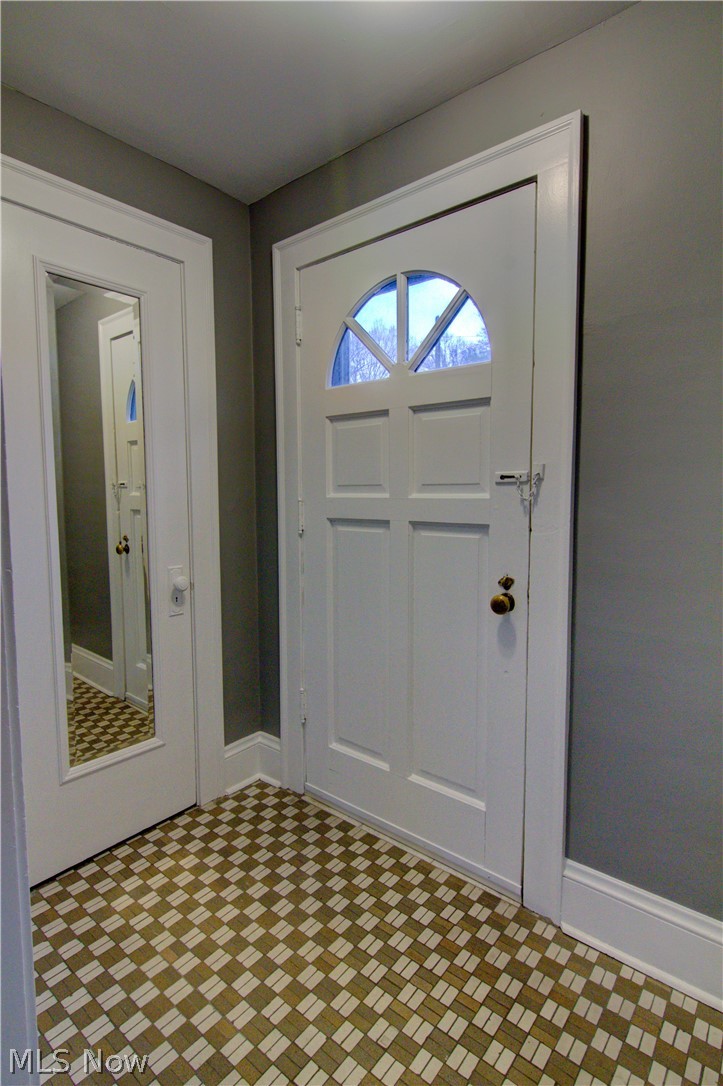 3729 Woodridge Road Cleveland, OH 44121 - Photo 33 of 35 Gallery Image 33