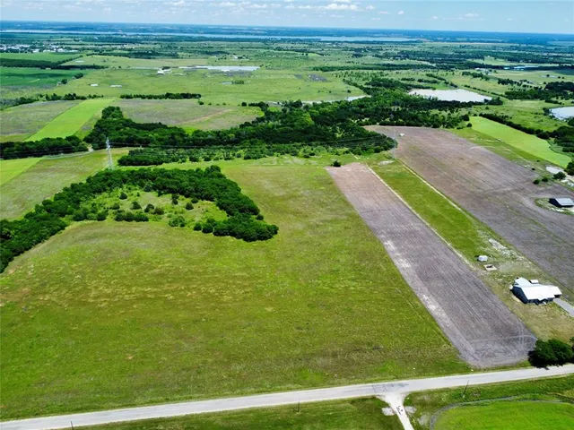 $199,999 | 601 Farmer Road, Ennis, TX 75119