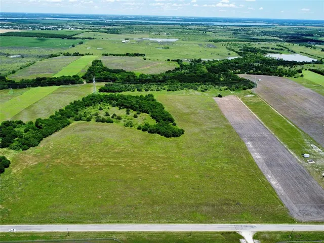 $199,999 | 601 Farmer Road, Ennis, TX 75119