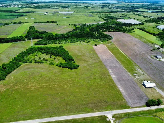 $199,999 | 601 Farmer Road, Ennis, TX 75119