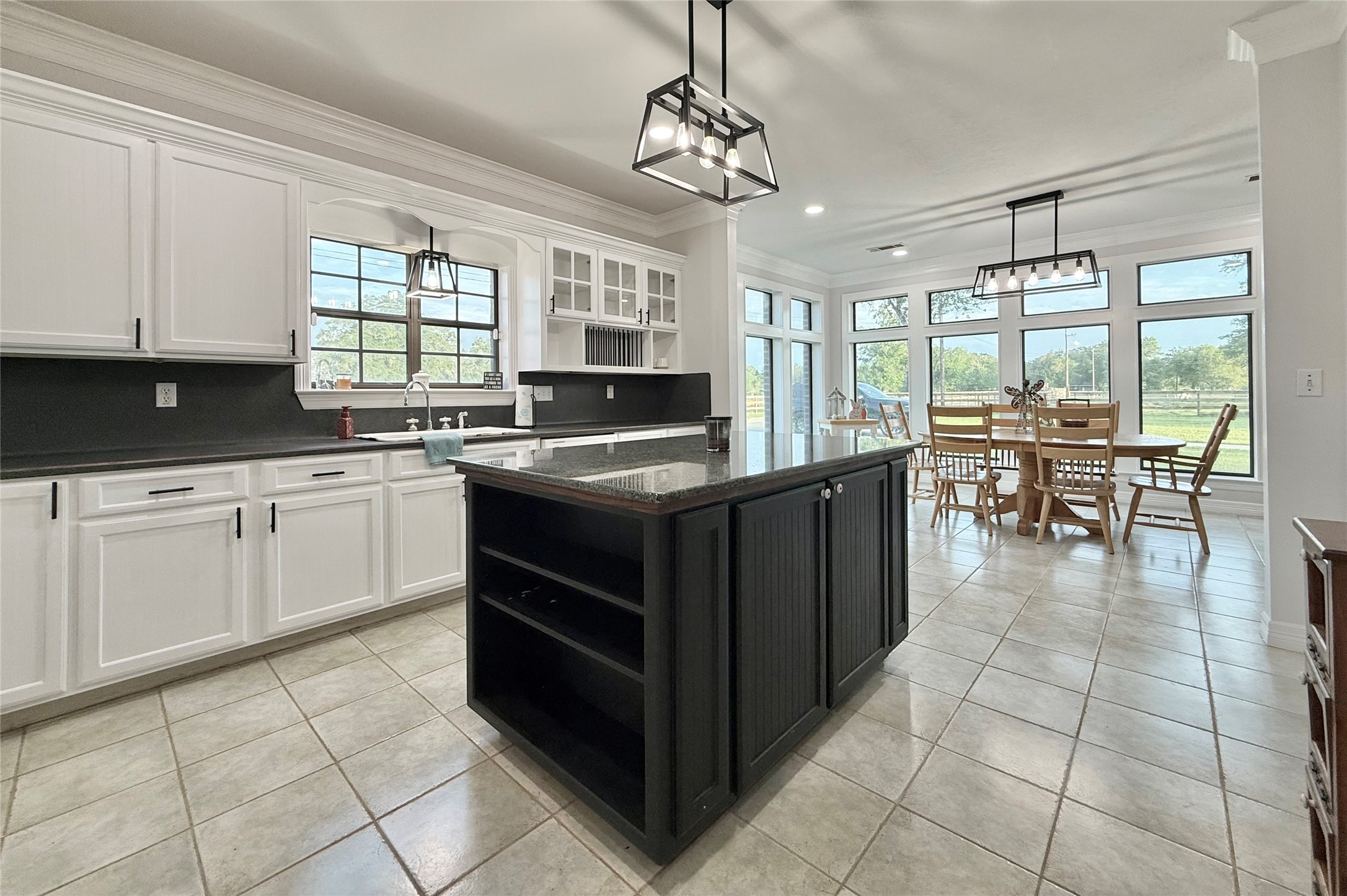 635 Texla Road Vidor, TX 77662 - Photo 12 of 49