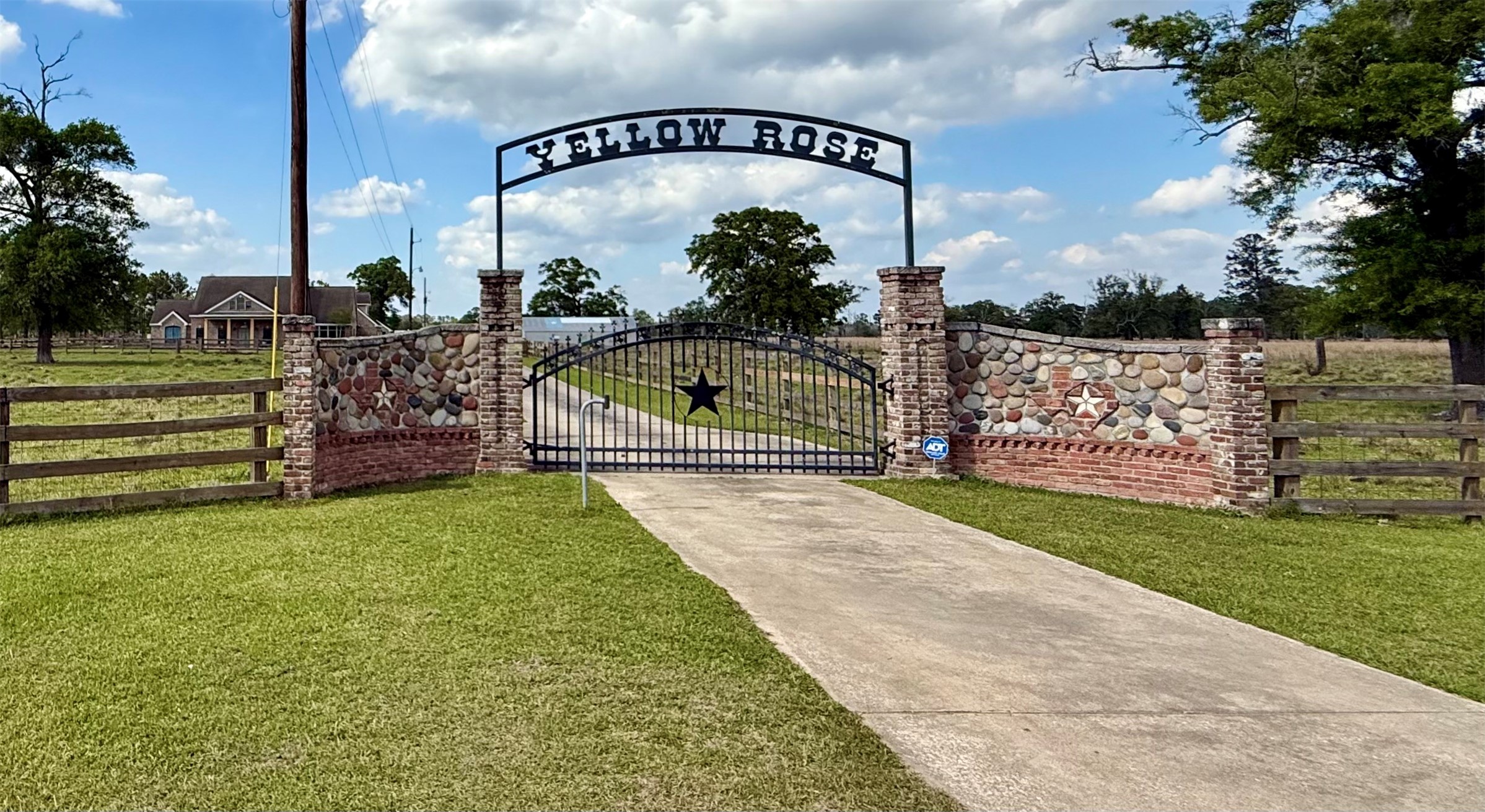 635 Texla Road Vidor, TX 77662 - Photo 3 of 49