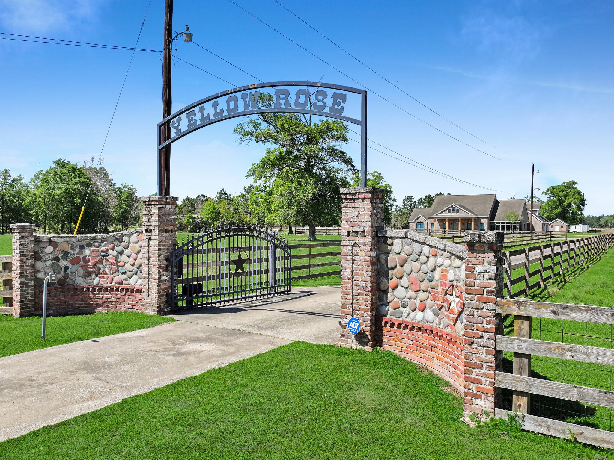 635 Texla Road Vidor, TX 77662 - Photo 4 of 49